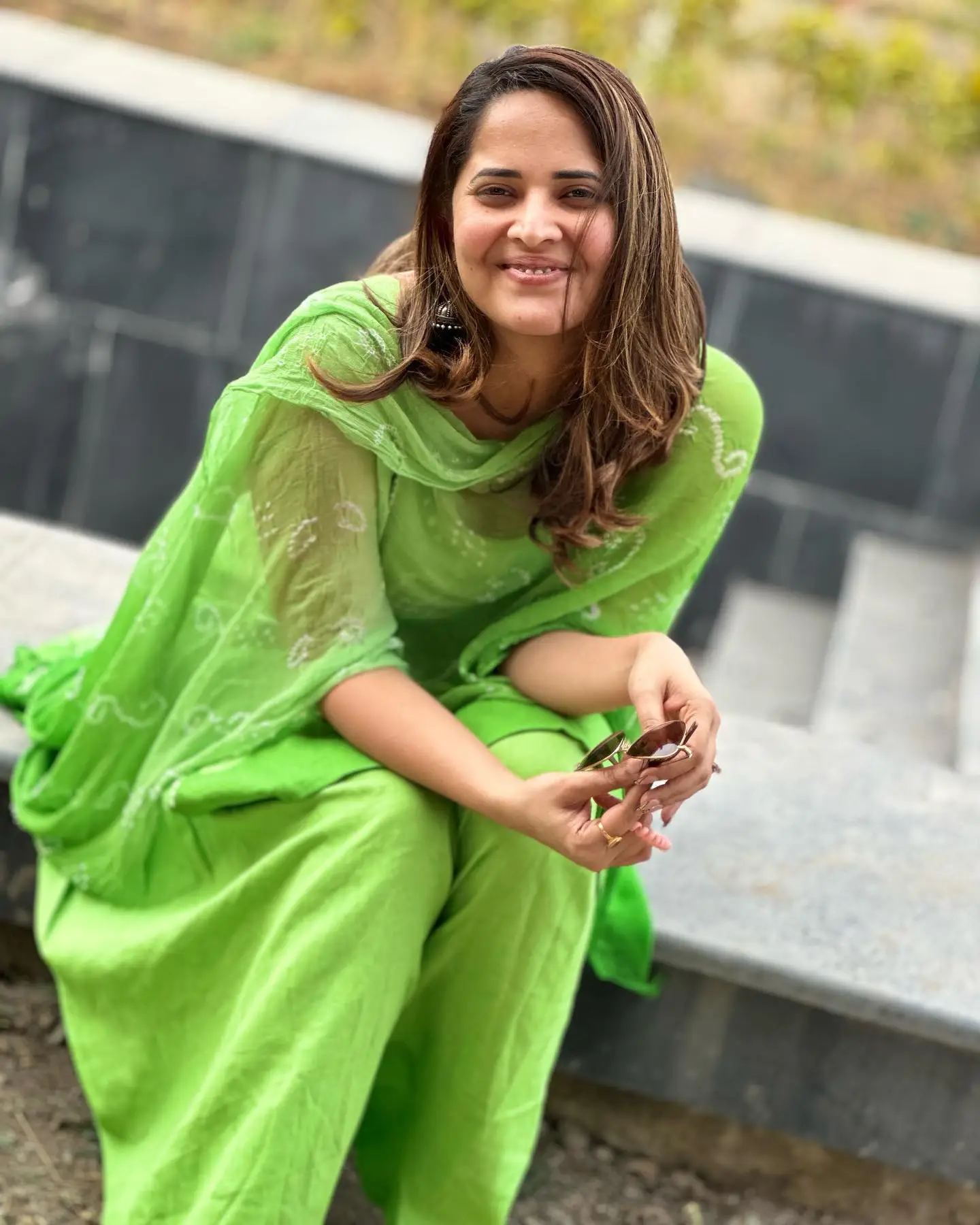 ANASUYA BHARADWAJ WITHOUT MAKEUP FACE IN GREEN DRESS 6